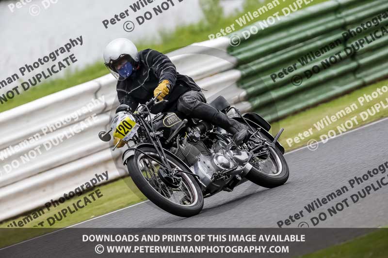 Vintage motorcycle club;eventdigitalimages;mallory park;mallory park trackday photographs;no limits trackdays;peter wileman photography;trackday digital images;trackday photos;vmcc festival 1000 bikes photographs